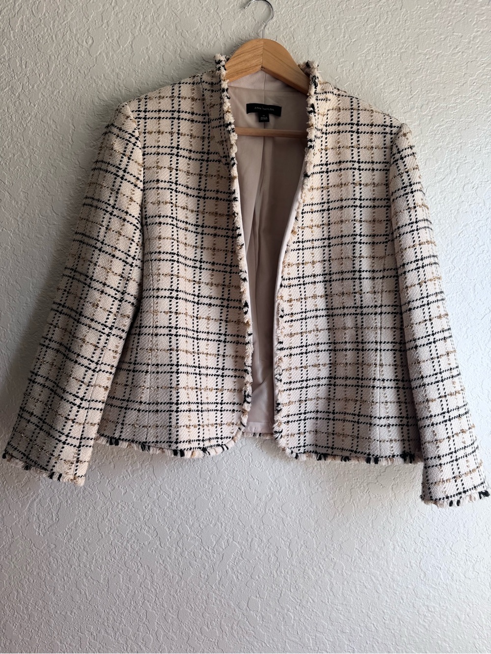 Ann Taylor Cream Plaid Tweed Collarless Fringe Trim Blazer Jacket Size 14